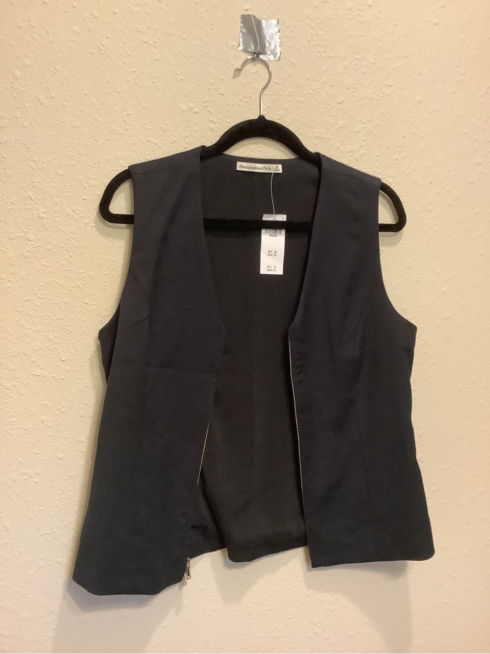 Abercrombie & Fitch Women's Navy Sleeveless Zip-Trim Vest